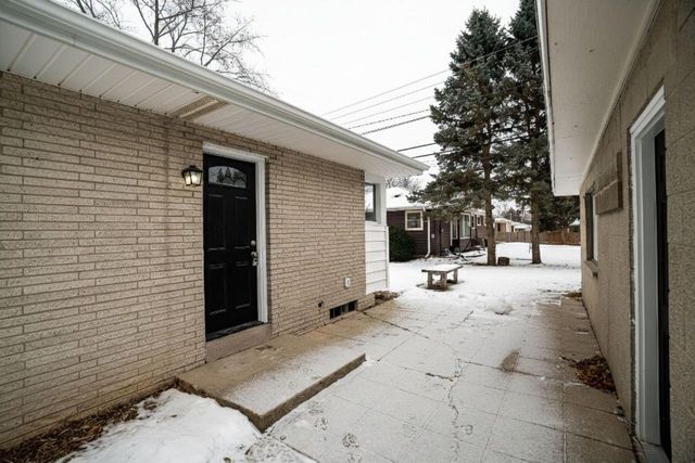 3401 W Wanda AVENUE, Milwaukee, WI 53221