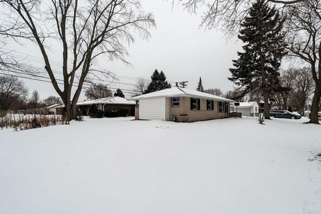 3401 W Wanda AVENUE, Milwaukee, WI 53221