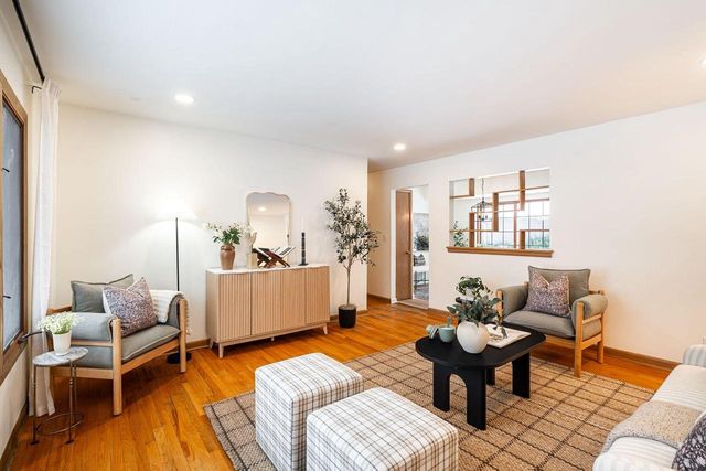 3401 W Wanda AVENUE, Milwaukee, WI 53221