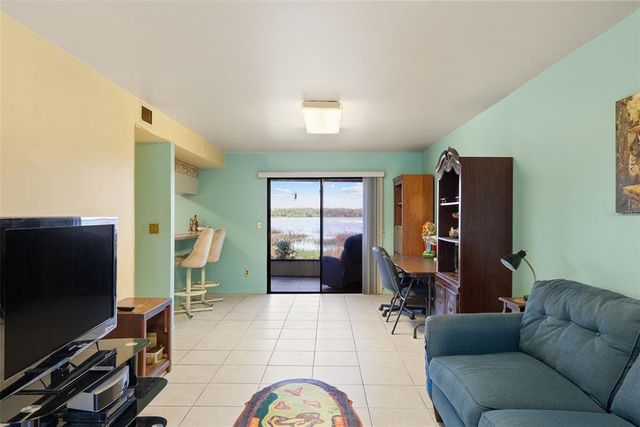 9209 SEMINOLE BOULEVARD 27, Seminole, FL 33772