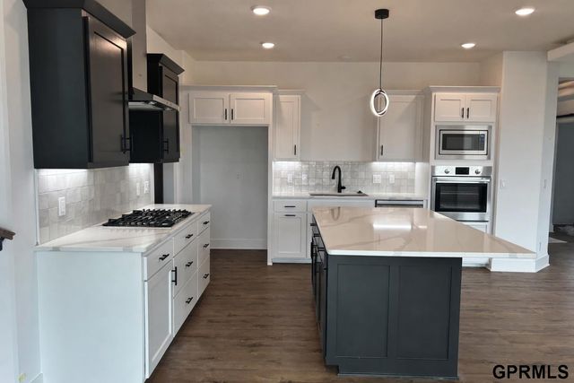 5401 N 191 Street, Elkhorn, NE 68022
