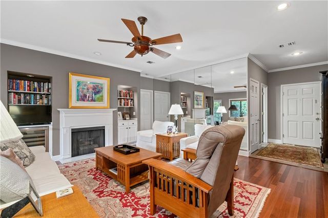3071 Lenox NE Road 19, Atlanta, GA 30324
