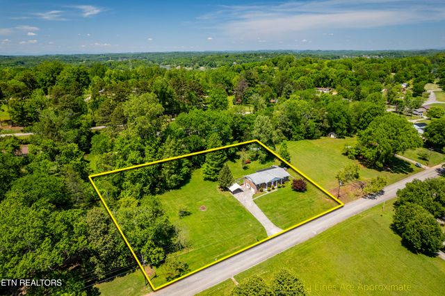 1328 Hillvale Rd, Louisville, TN 37777