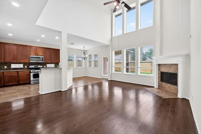 2010 Balsam Lake Lane, Pearland, TX 77584
