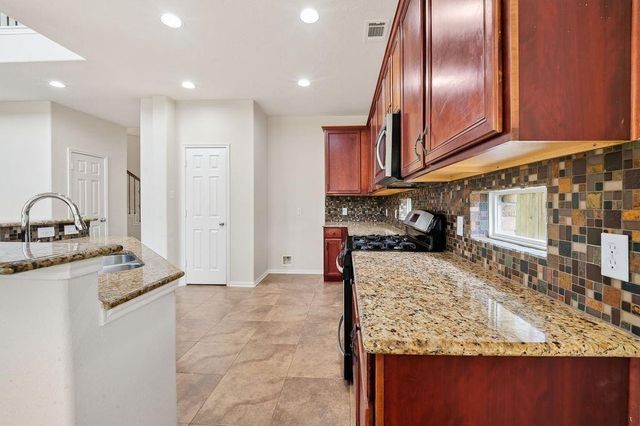 2010 Balsam Lake Lane, Pearland, TX 77584