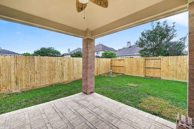 2010 Balsam Lake Lane, Pearland, TX 77584