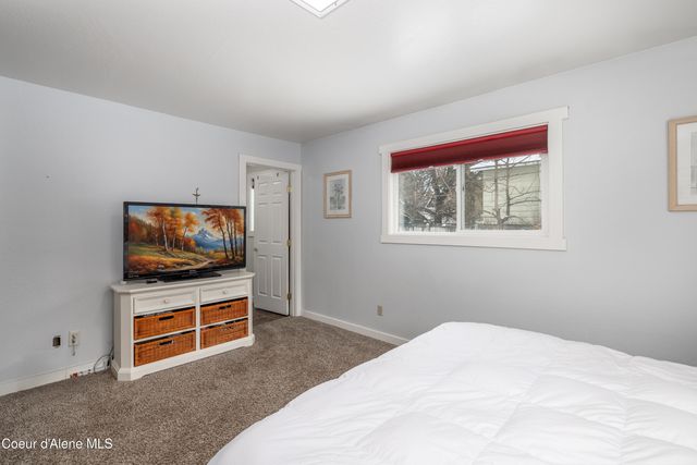 10378 N Bateman ST, Hayden, ID 83835