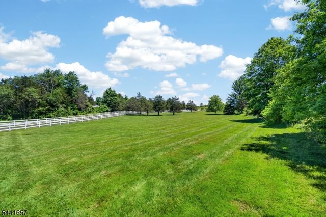 17 Cedar Rd, Readington Twp., NJ 08889