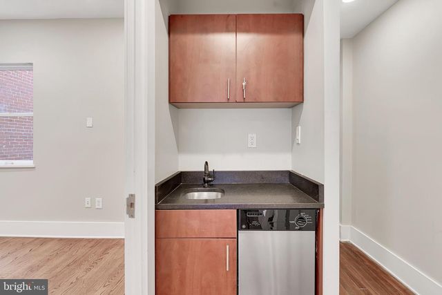 525 2ND ST NE, Washington, DC 20002