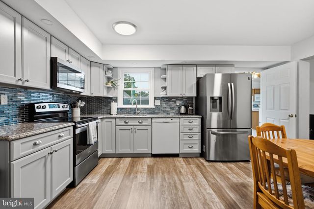 325 CEDAR ST, Warminster, PA 18974