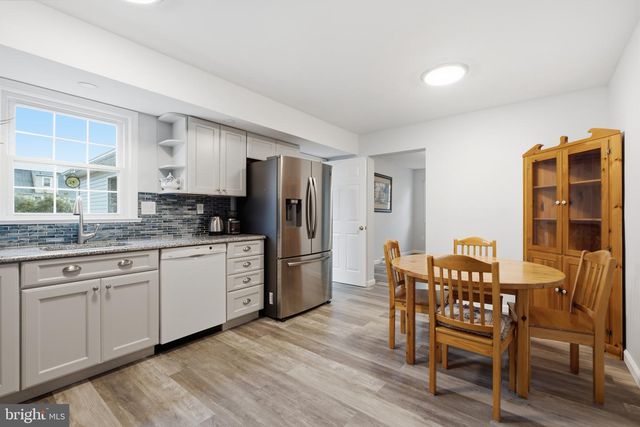 325 CEDAR ST, Warminster, PA 18974