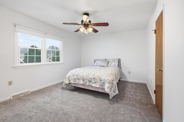 325 CEDAR ST, Warminster, PA 18974