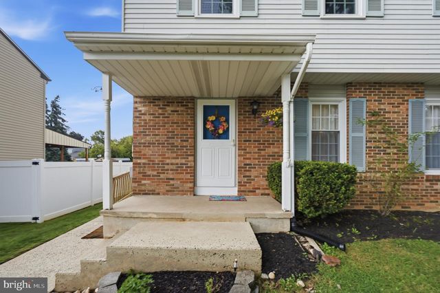 325 CEDAR ST, Warminster, PA 18974