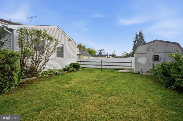 325 CEDAR ST, Warminster, PA 18974
