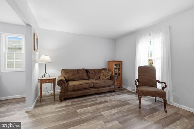 325 CEDAR ST, Warminster, PA 18974