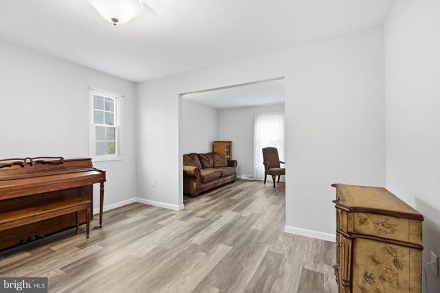 325 CEDAR ST, Warminster, PA 18974