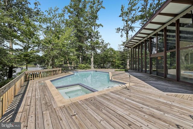 1674 HOMEWOOD LANDING RD, Annapolis, MD 21409
