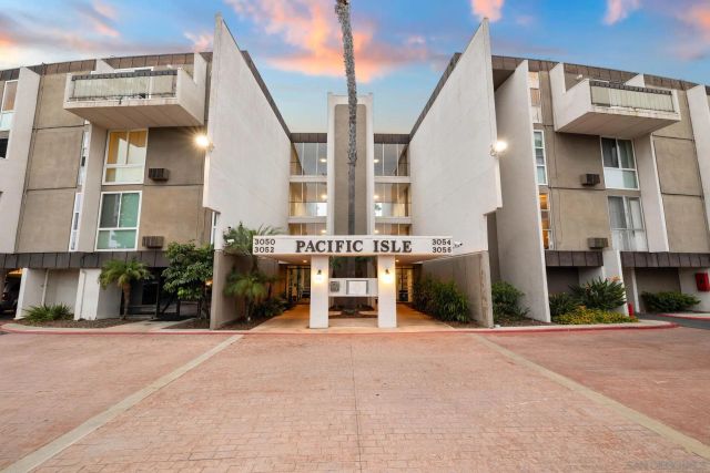 3050 Rue Dorleans 308, San Diego, CA 92110