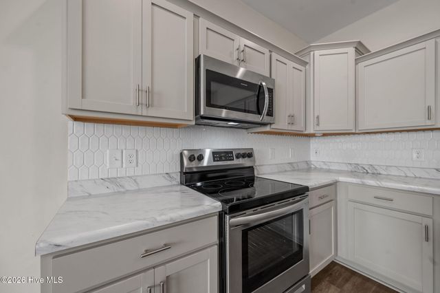 349 S Stingray Lane, Sneads Ferry, NC 28460