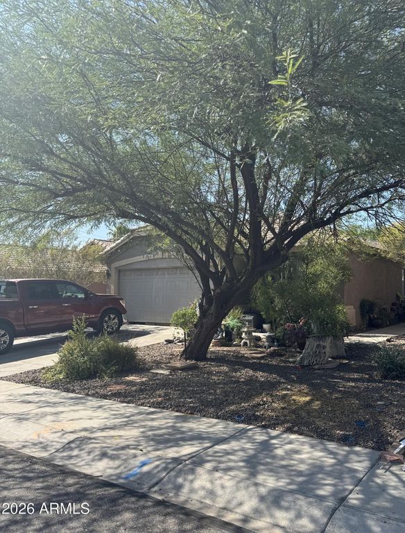 11348 W PINEHOLLOW Drive, Surprise, AZ 85378 — exterior