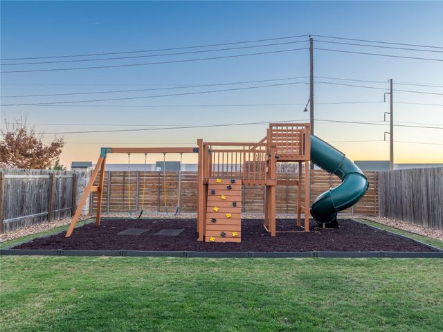 6421 Graymont DR, Austin, TX 78754