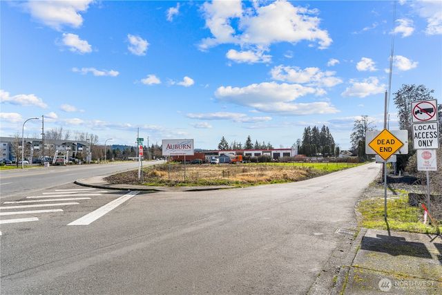 4735 Auburn Way N, Auburn, WA 98002