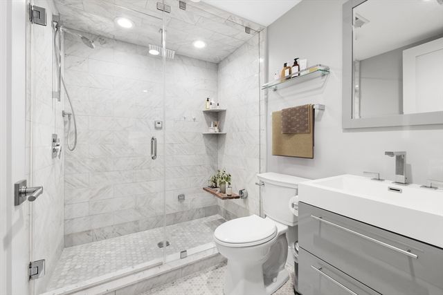 891 E 1st 4, Boston, MA 02127