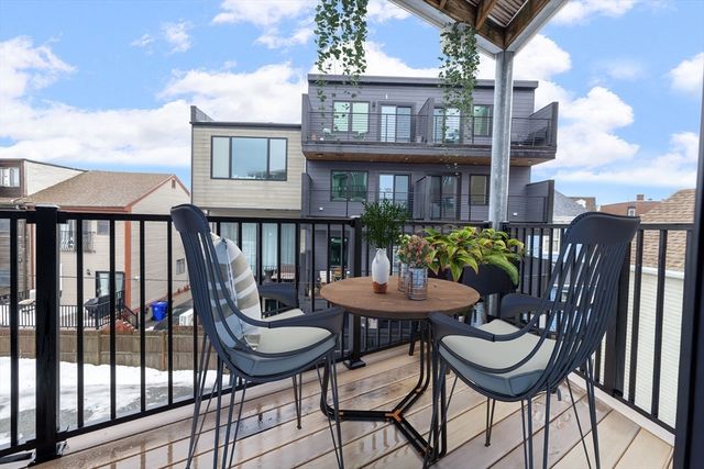 891 E 1st 4, Boston, MA 02127