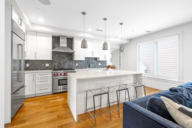 891 E 1st 4, Boston, MA 02127