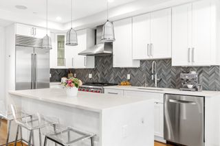 891 E 1st 4, Boston, MA 02127