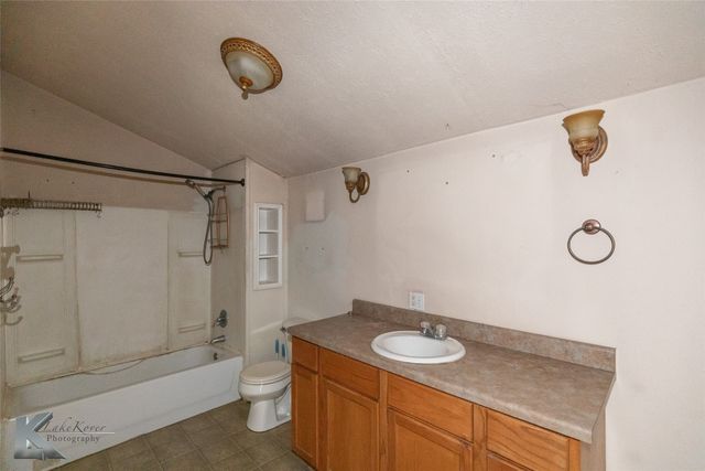 141 W 3rd Street, Baird, TX 79504