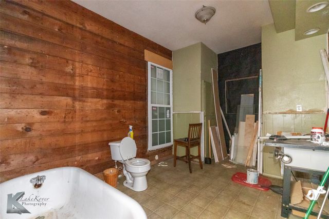 141 W 3rd Street, Baird, TX 79504