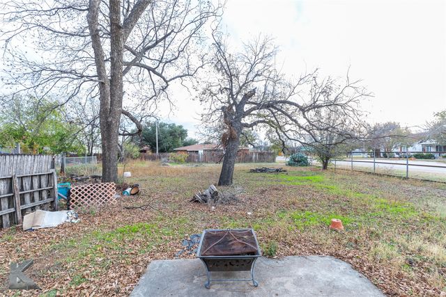 141 W 3rd Street, Baird, TX 79504