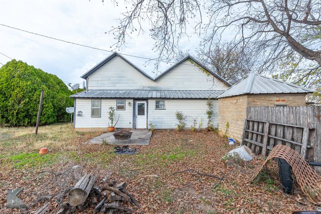 141 W 3rd Street, Baird, TX 79504