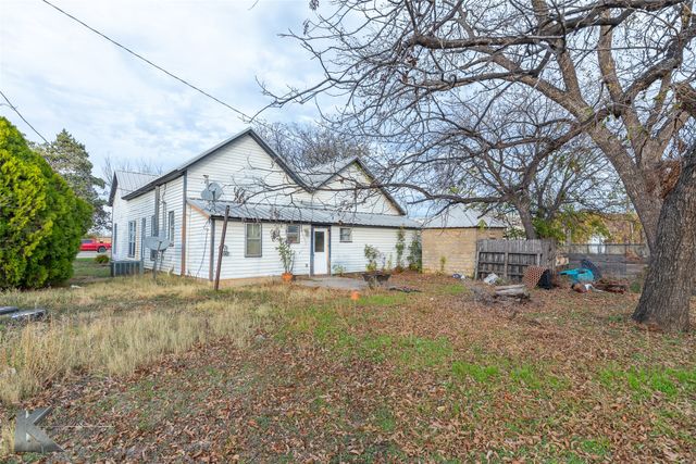 141 W 3rd Street, Baird, TX 79504