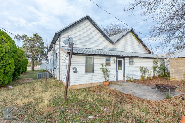 141 W 3rd Street, Baird, TX 79504