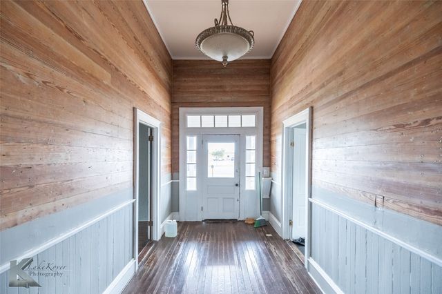 141 W 3rd Street, Baird, TX 79504