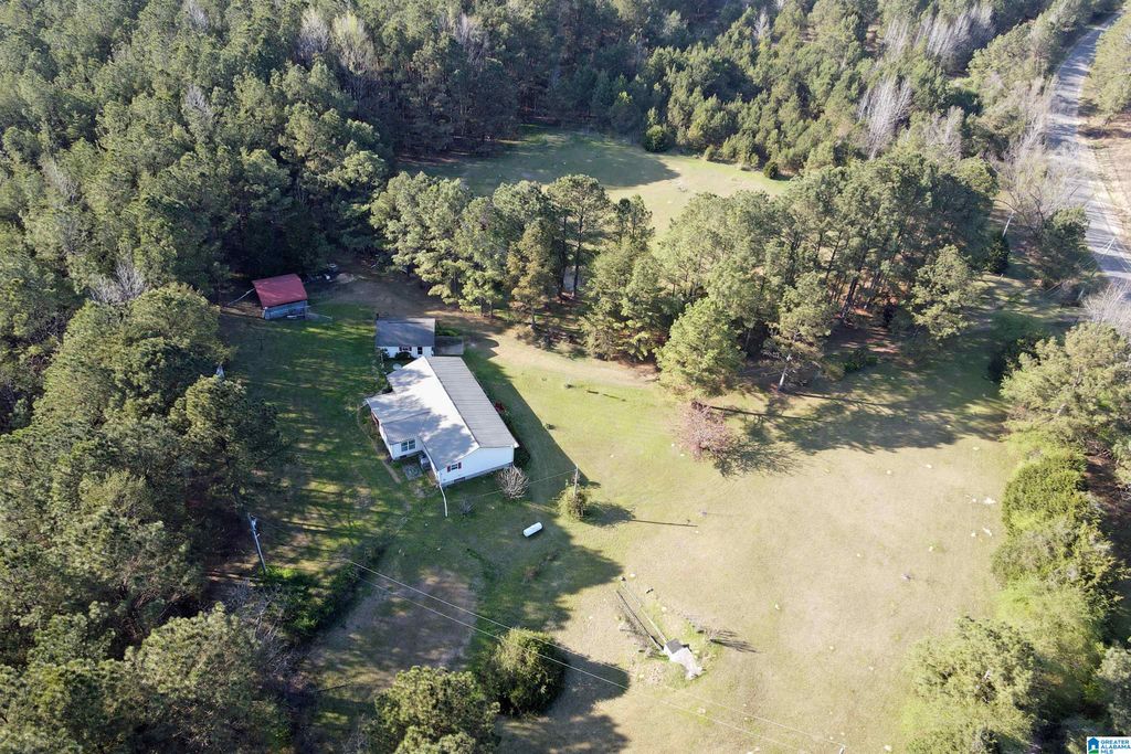 1901 COUNTY ROAD 83, Berry, AL 35546