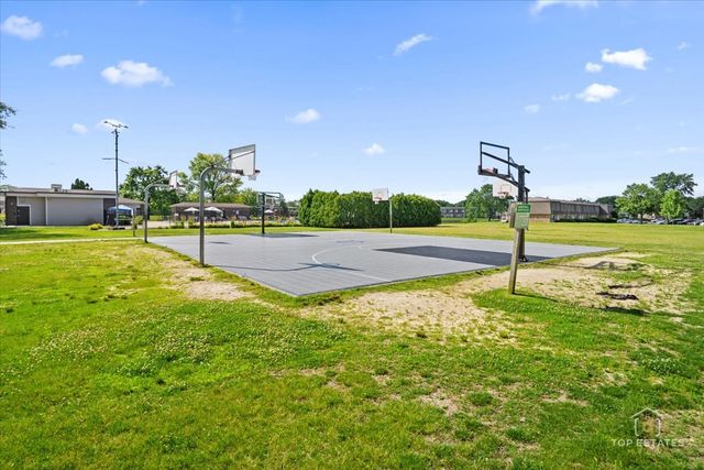 11B Kingery Quarter 107, Willowbrook, IL 60527