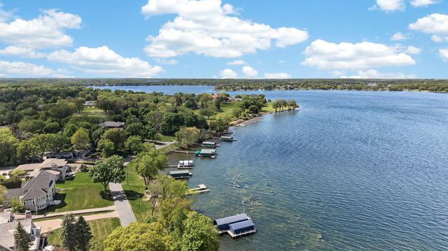 3114X Brooks Lane, Wayzata, MN 55391