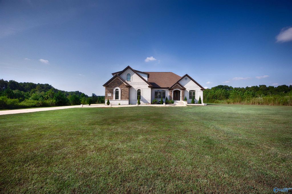 15694 Huntsville Brownsferry Road, Athens, AL 35611