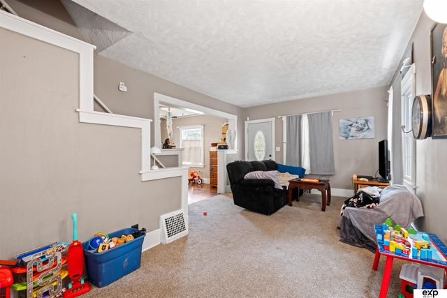 3204 Fontenelle Boulevard, Omaha, NE 68104