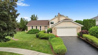 9242 Pembrooke Lane, Orland Park, IL 60462