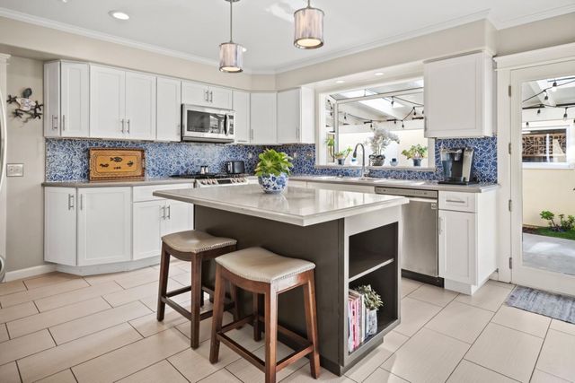 835 Seapalm Avenue, Pacific Grove, CA 93950