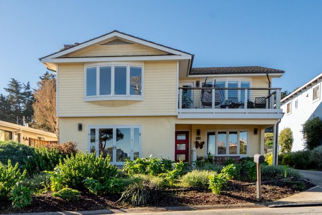 835 Seapalm Avenue, Pacific Grove, CA 93950