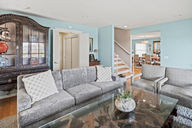 835 Seapalm Avenue, Pacific Grove, CA 93950