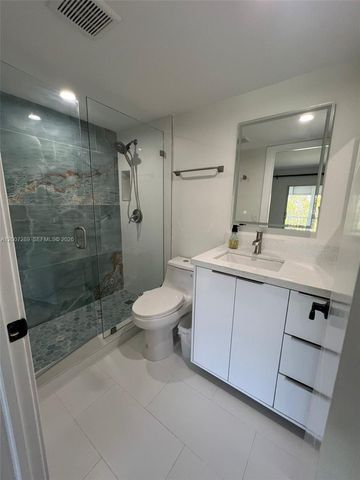 13155 SW 7th Ct 204E, Pembroke Pines, FL 33027