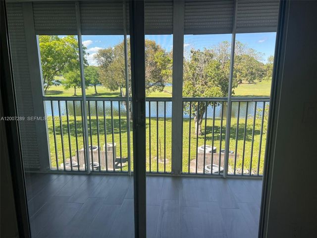 13155 SW 7th Ct 204E, Pembroke Pines, FL 33027