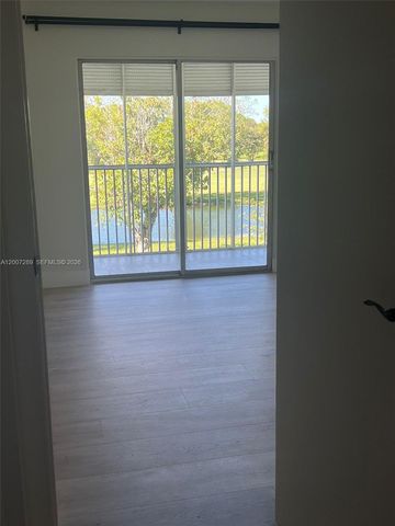 13155 SW 7th Ct 204E, Pembroke Pines, FL 33027