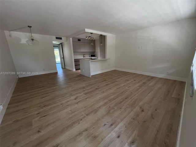 13155 SW 7th Ct 204E, Pembroke Pines, FL 33027